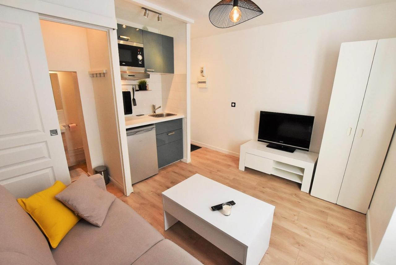 Appartement Au Coeur De La Ville De Taverny Luaran gambar